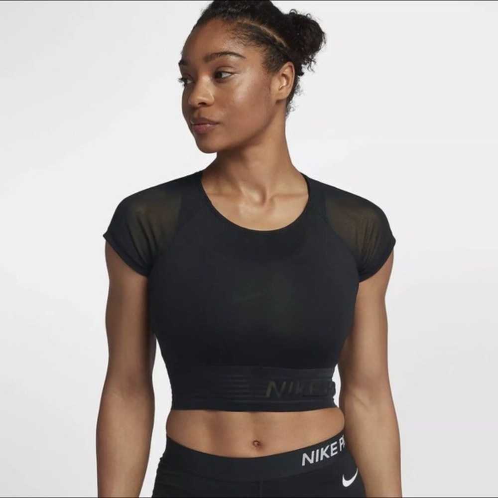 Nike Pro Deluxe Crop, black size small